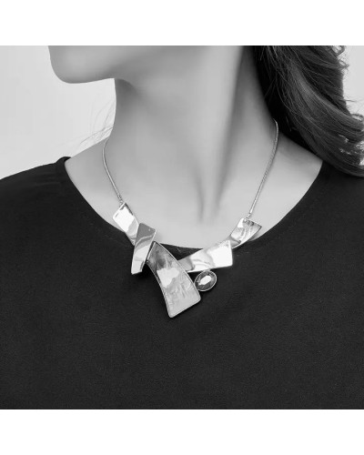 Collar Arata
